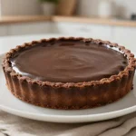 Deliciosa tarta de chocolate cocinada en freidora de aire, perfecta para los amantes del postre.
